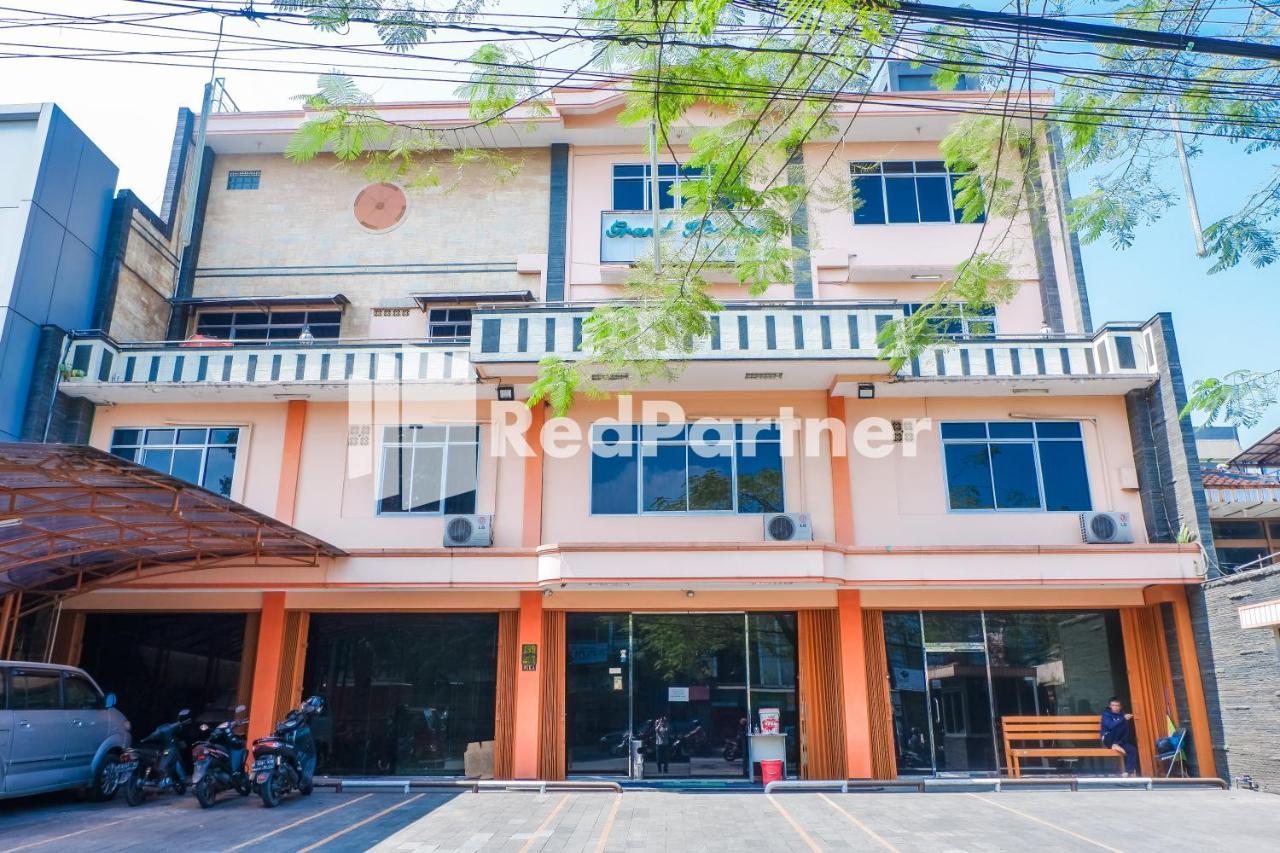 Grand Kembar Hotel Mitra Reddoorz Bandung Exterior photo